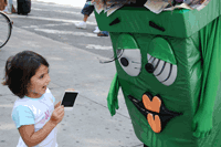 green can with little girl at union square