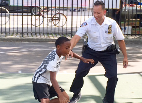 Lieutenant mentors kids