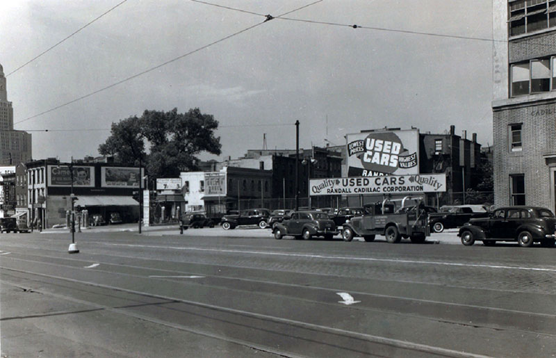 Atlantic and Carlton avenues looking north, 1947. Source: New York Public Library